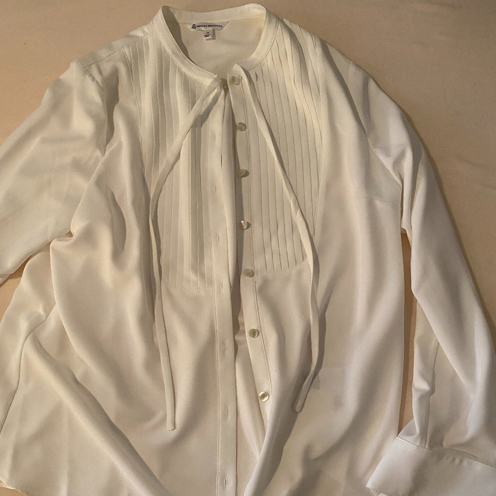 ✌️ Brooks Brothers Blouse Size 12